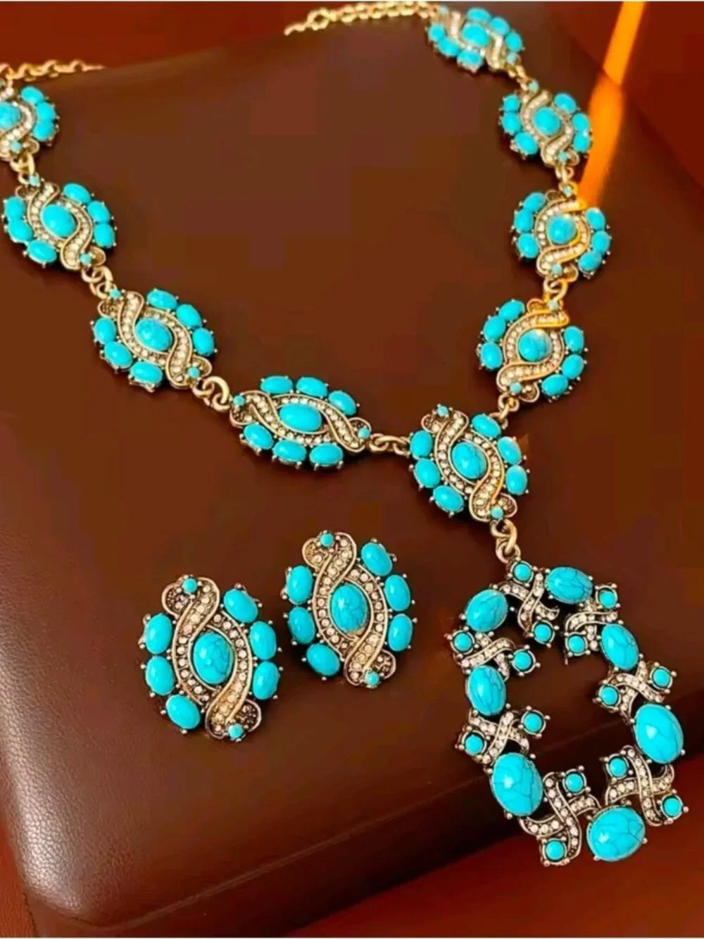 Spectrum Designz stunning turquoise